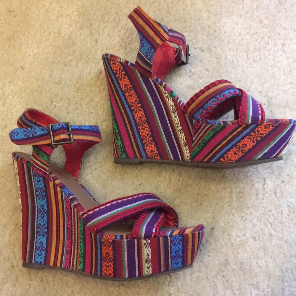Multicolored Tribal Print Wedges